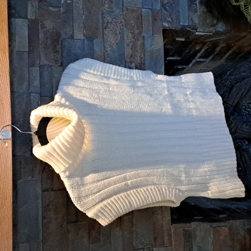 Deluc sleeveless knit sweater